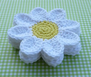 Whiskers and Wool - Daisy Coasters #Crochet #TCLCrochetLove
